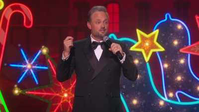 This is before cell phones, - Nate Bargatze's Nashville Christmas