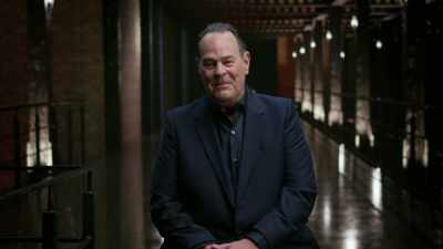 - This beluga James Bond - The UnBelievable with Dan Aykroyd