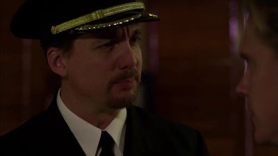 - This boat has three engines.
- Do you want to
fly the other 3? - Titanic II
