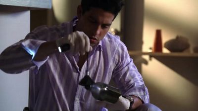 This bottle. - CSI: Miami
