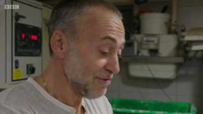 This bread he's making right here,
this one here, - Remarkable Places to Eat
