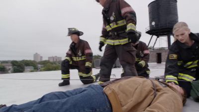 This cable's not letting his lungs expand. - Chicago Fire