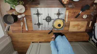 This can simmer on low heat
for 15 minutes - James May: Oh Cook!