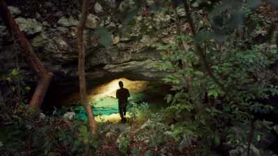 This cenote joins
the Sac-Actun cave system, - Lost Treasures of the Maya