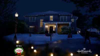["This Christmas" playing] - Sister Swap: A Hometown Holiday
