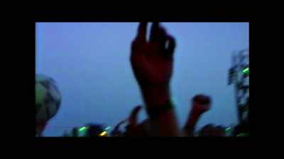 ♪ This is confusion
Am I confusing you? - Oasis: Knebworth 1996