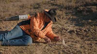 THIS COULD BE A LIMB BONE.
LOOK AT THIS. - Dino Hunters