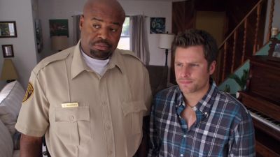 This cracker's lying. - Psych