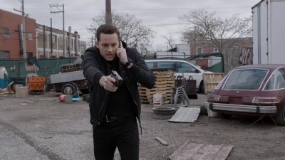This is Detective Halstead of Intelligence. - Chicago Fire
