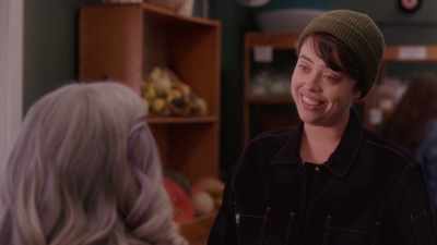 - This is different.
- You worked on our wedding day. - Girls5eva