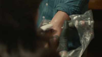 This difficulty in giving love
and receiving love-- - Roadrunner: A Film About Anthony Bourdain