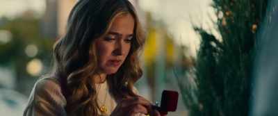 - This doesn't look cheap.
- How'd you afford this? - Unpregnant