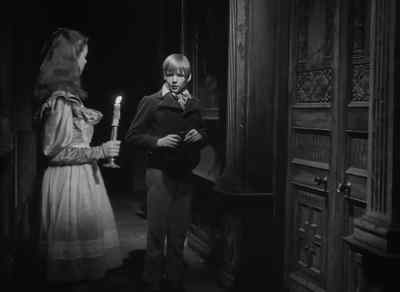 This door, boy. - Great Expectations