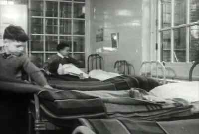 This dormetary is in
a children's home... - Seven Up!