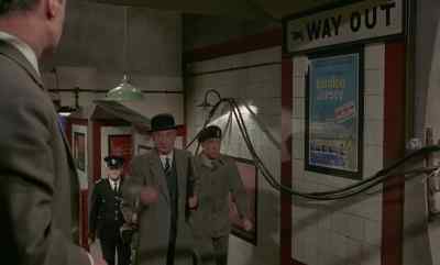 - This is Dr Roney.
- Where's the bomb? - Quatermass and the Pit