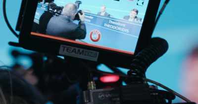 This dynamic, which was not present
in front of video screens, - Super League: The War for Football