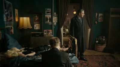 This feels like her private space. - Maigret in Montmartre