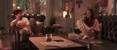 This film's pace is so slow
that it seems like it is paused! - Hey! Sinamika
