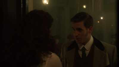 This is Frank Renfield.
We've been, um, Skyping. - Dracula