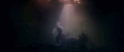 This full moon,
this water, the shadows... - Raabta