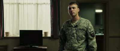 This was General Whelan's room.
It's got, uh, a great bathroom here. - War Machine