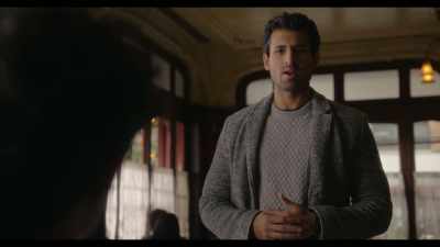 - This girl needs help.
- Don't worry. We'll talk about it later. - Inventing Anna