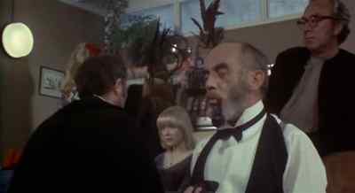 THIS GLOVE COULD FIT
A HUNDRED DIFFERENT GUYS. - Madhouse