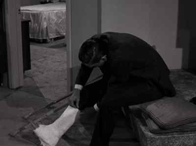 This glove, - Alfred Hitchcock Presents