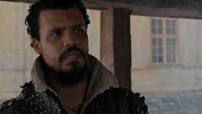 This has got a rip in it. - The Musketeers