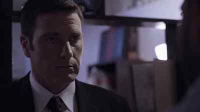 This guy I've never met
before bum-rushes me - Homicide Hunter: Lt Joe Kenda