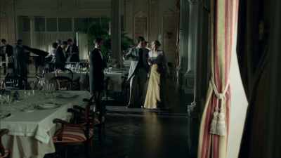 This guy likes to string girls along - Grand Hotel