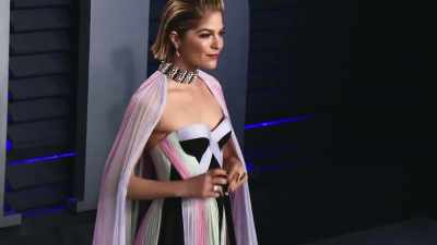 "This happens to be how I walk
and this happens to be how I talk." - Introducing, Selma Blair