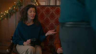 This is her dream job, we
can't interfere with that. - Christmas at the Holly Hotel