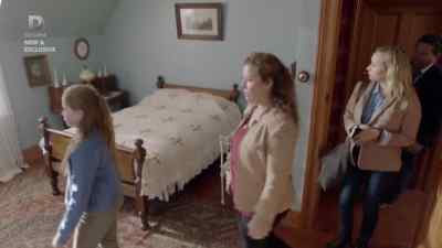 This is her room. - The Brokenwood Mysteries