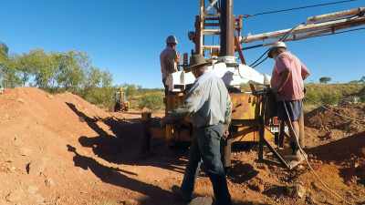 This here...
Does that need adjusting or... - Outback Opal Hunters