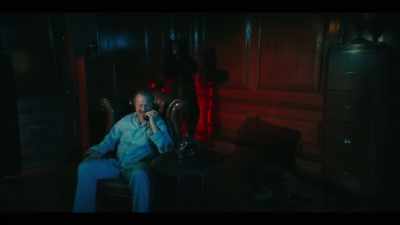 This is him. The Irishman
and there's the client, - Little Birds
