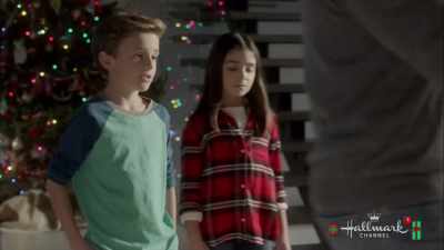 This is how I shop for
Christmas every year. - Christmas Next Door
