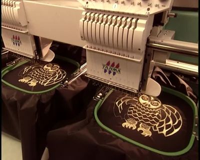 THIS INTRICATE OWL PATTERN
TAKES 1 1/4 HOURS TO COMPLETE. - How It's Made