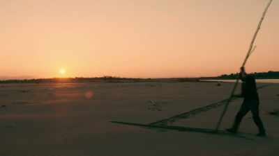 THIS IS A 150-FOOT-LONG
YACUMAMA. - Expedition Mungo