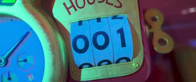 This is it, the last house. - Dr  Seuss' The Grinch