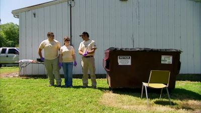 THIS IS THE SCENE --
BODY IN THE DUMPSTER? - Dirty Jobs