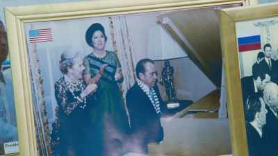 This is, uh, President Nixon
playing the piano, - The Kingmaker
