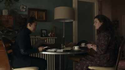 This... isn't "a few" letters, Anna. - Killing Eve