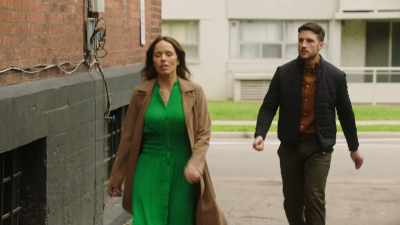 - This isn't a good time, Noah.
- You shouldn't be going out - The Princess and the Bodyguard