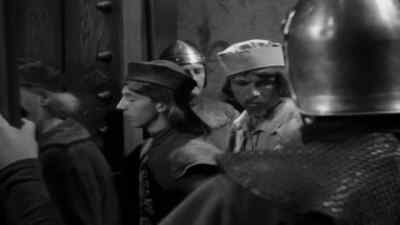 - This is it, I'd say.
- What do you think? - The Hunchback of Notre Dame