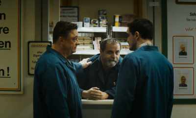 This is Jürgen. If you need help,
he's got it all covered here. - In the Aisles