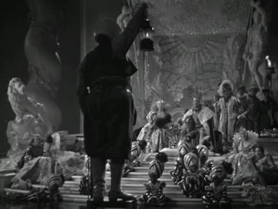This lanthorn doth the horned moon present - A Midsummer Night's Dream