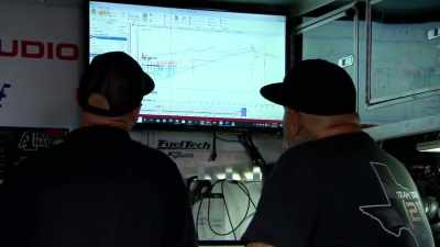 This light blue,
this is wheel speed. - Street Outlaws No Prep Kings Team Attack