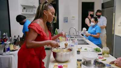 - This is like an icebreaker. - The Real Housewives Ultimate Girls Trip
