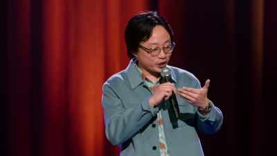 This is like, I'm just sitting
next to my dad on the couch, - Jimmy O. Yang: Guess How Much?